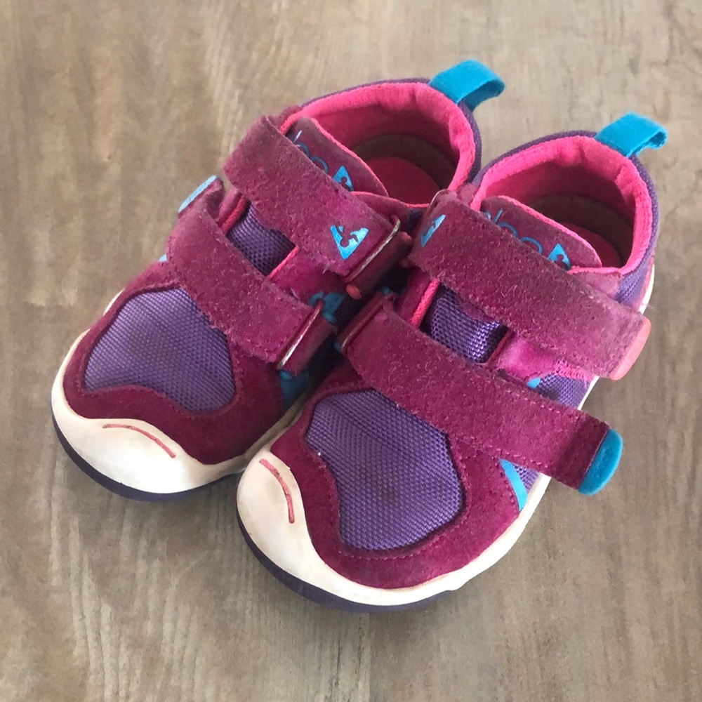 Plae Fuschia and purple ty